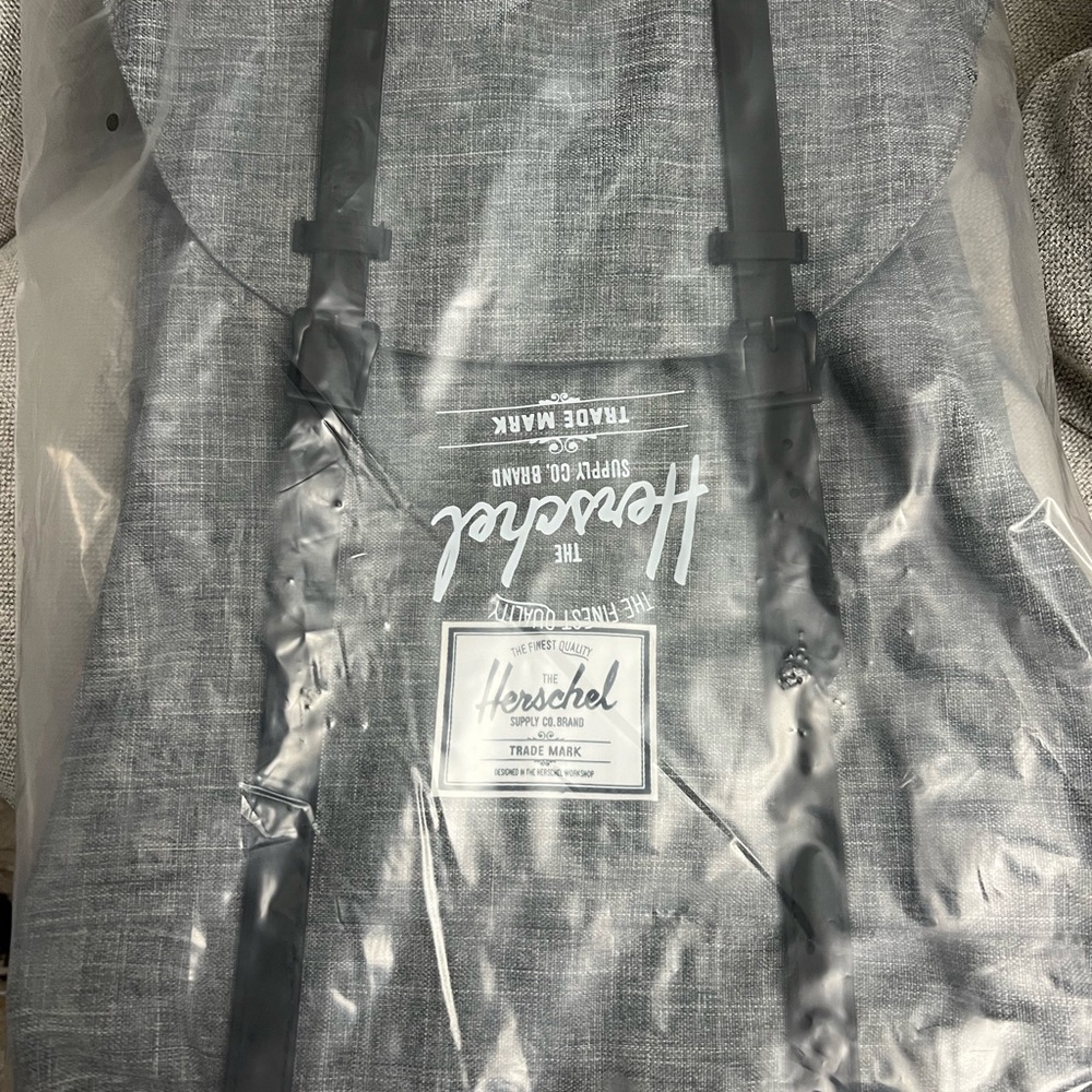 Herschel Retreat Grey NWT